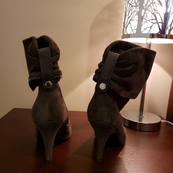 Via Spiga Suede Brown Boots - Picture 3 of 3